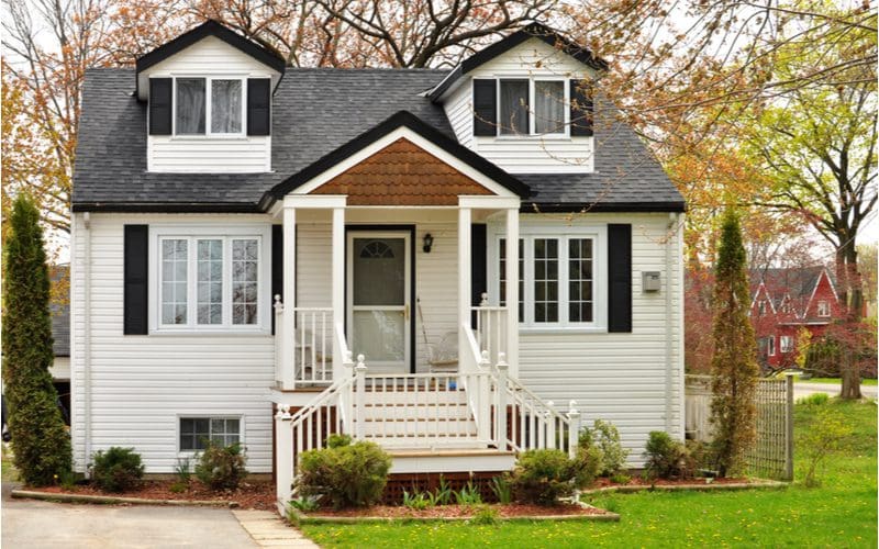 15 Cool Black Roof House Color Schemes in 2024
