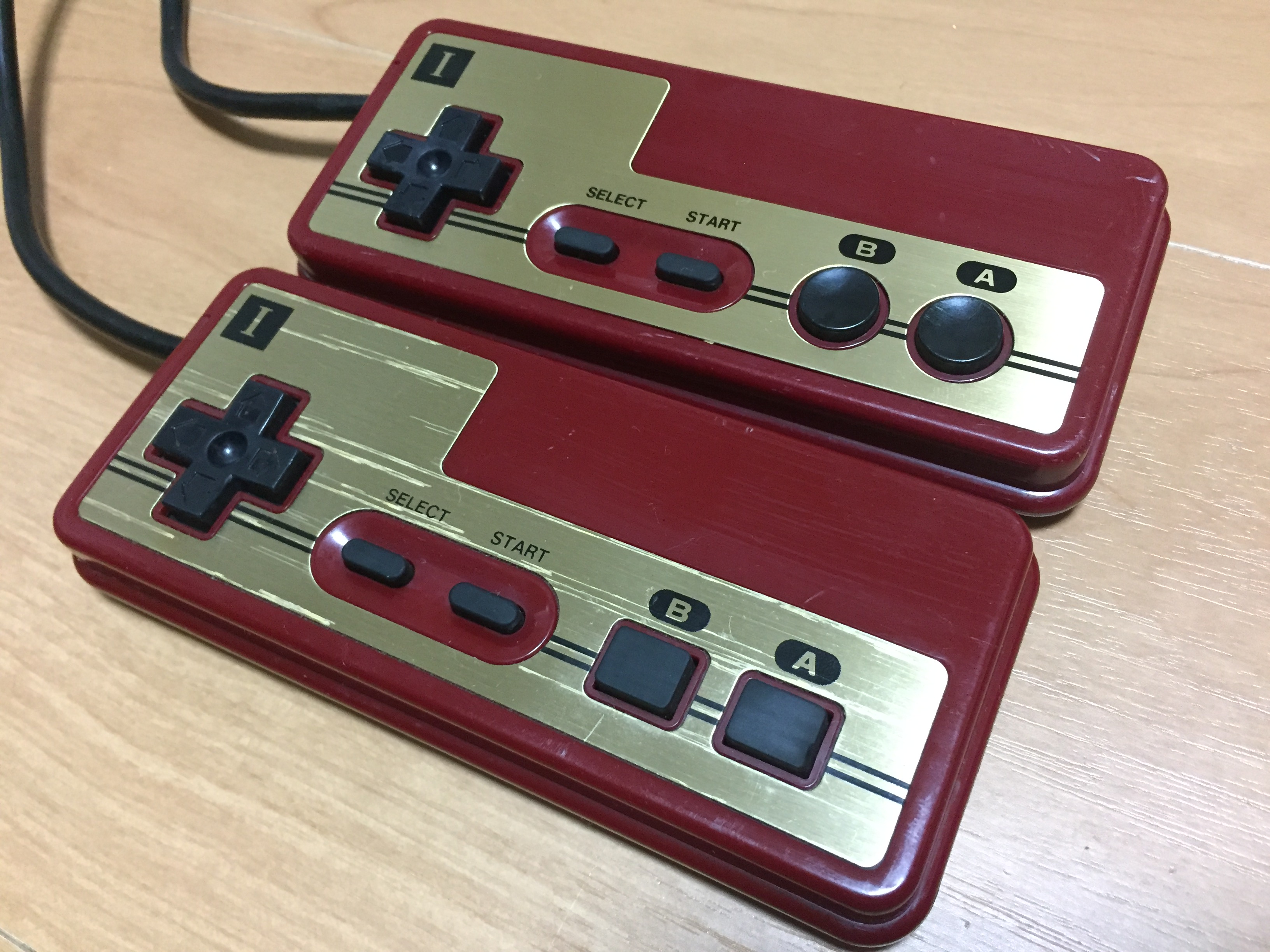 初代ファミコンのコントローラーのゴム製四角ボタンはレア？！初期製造分の違い れとろとろ ゲームブログ