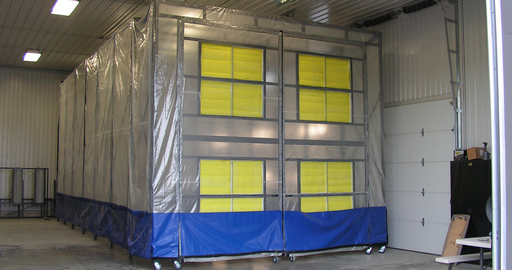 Standard sized CollapsibleRetractable Paint Booth Price