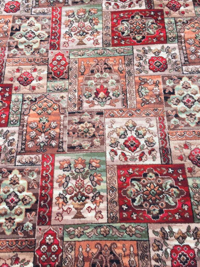 Lifts My Soul Used Vintage Carpet Retrolino