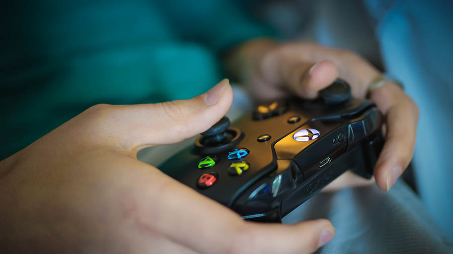 The Evolution and History of Online Gaming Retromash
