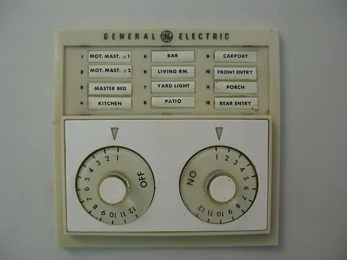 Gretchen's 1961 GE low voltage lighting system - Retro Renovation