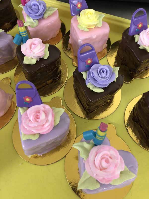 Mother's Day Reuter's Bakery