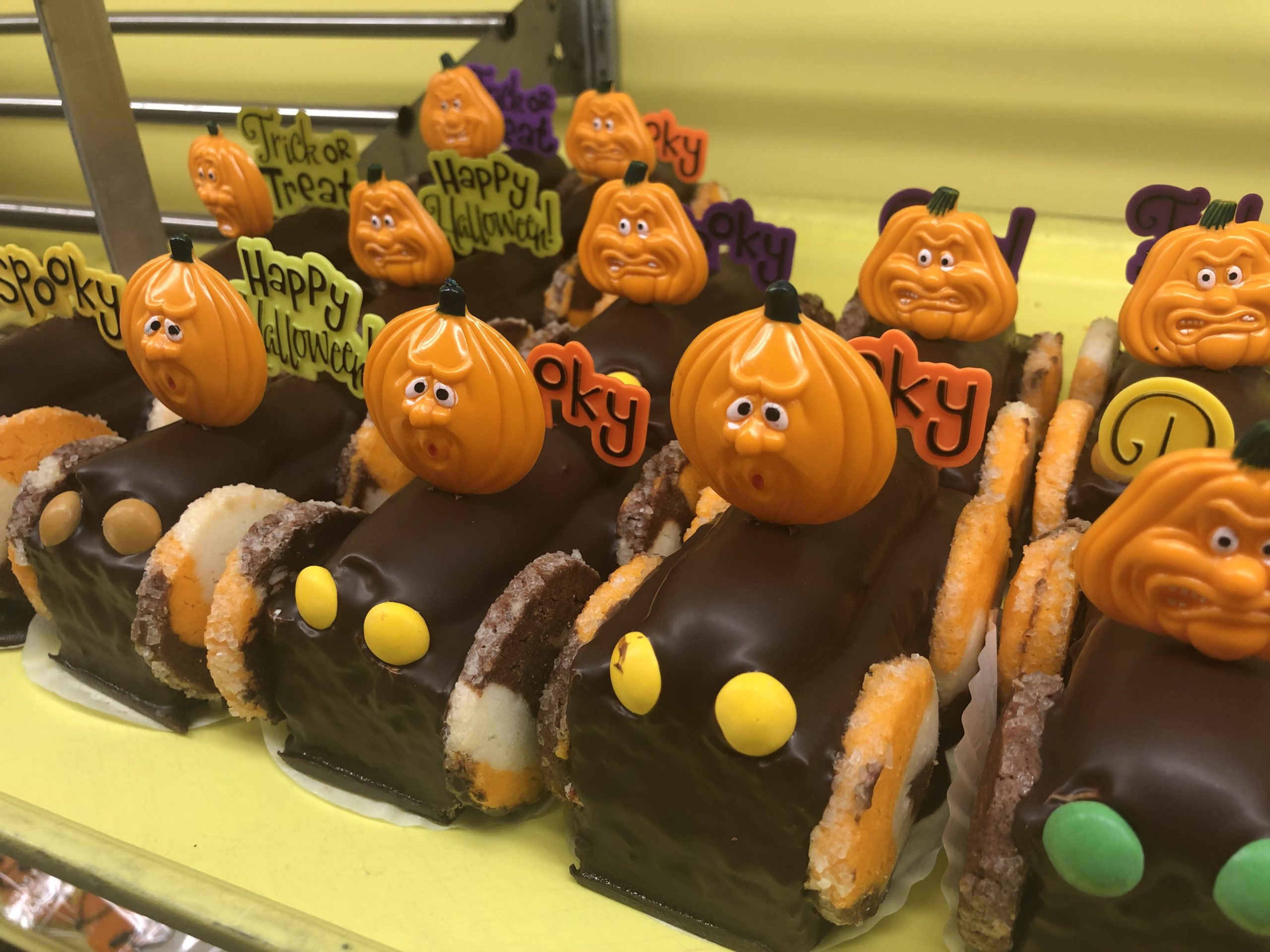 Halloween Reuter's Bakery