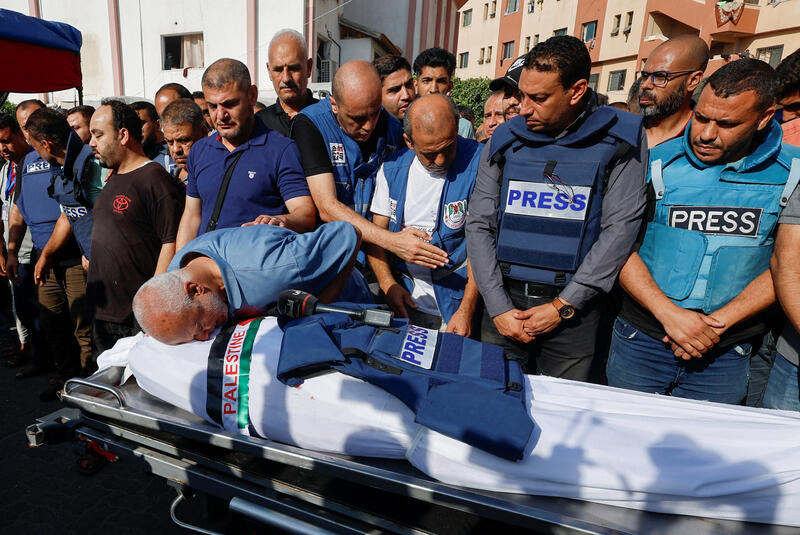 كيف يبدو أن تكون صحفيًا في غزة كيف يبدو أن تكون صحفيًا في غزة