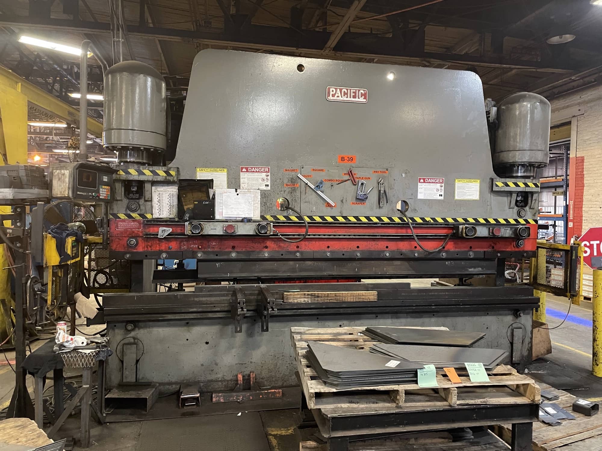 400 Ton x 14' Pacific K40014 Press Brake Hurco Autobend 7 Control