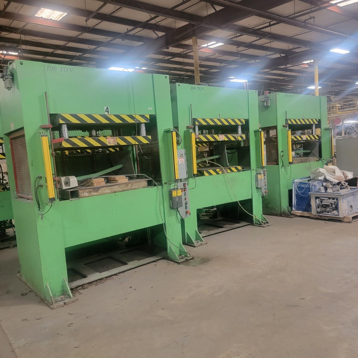 100 Ton 4 Post Hydraulic Press, 2000 5 Revelation Machinery