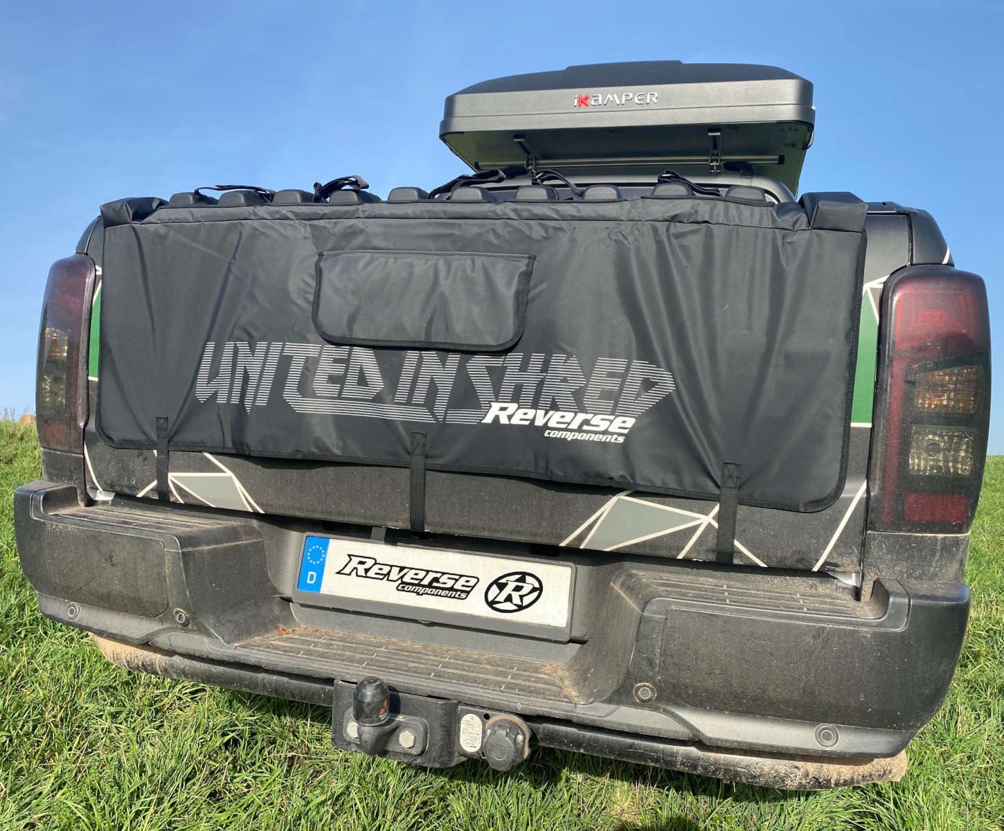'United in Shred' Pickup Tailgate pad Reverse Components