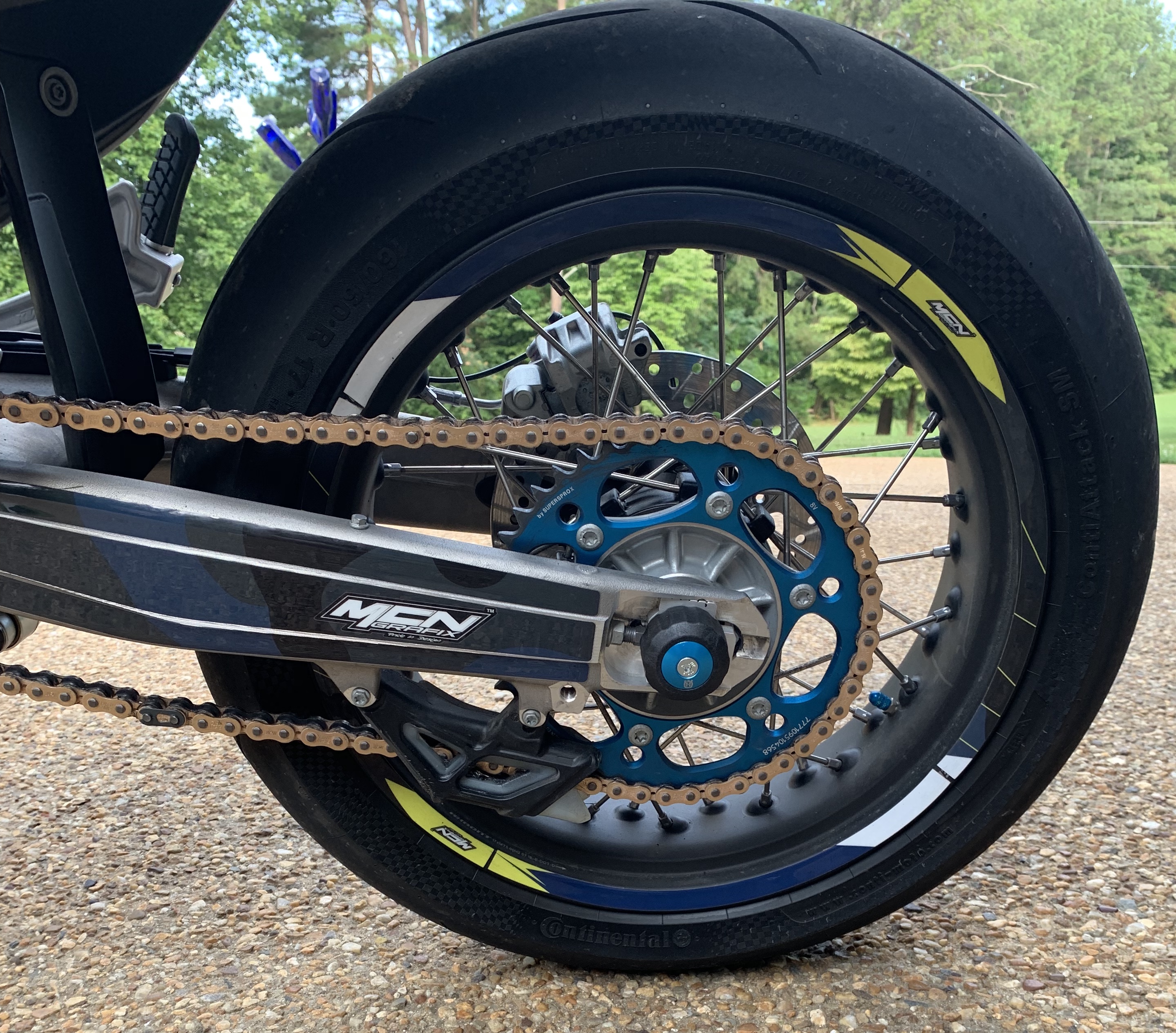 AOMC.mx Husqvarna Rear Axle Sliders 701 Supermoto