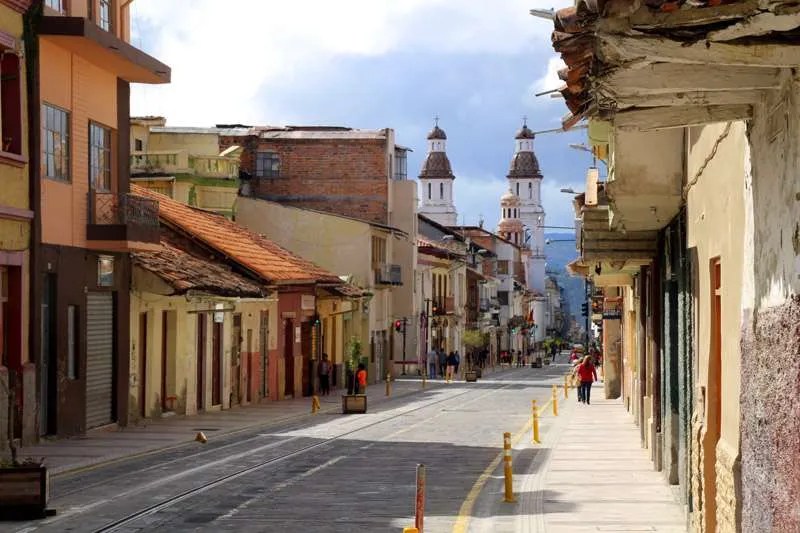 Calles antiguas de Cuenca Revista Mundo Diners