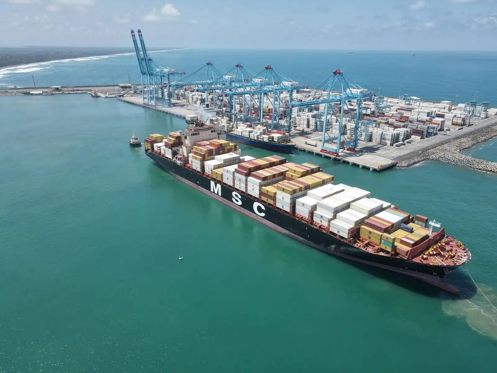 Costa Rica Buque de gran capacidad de llega a Terminal de Contenedores