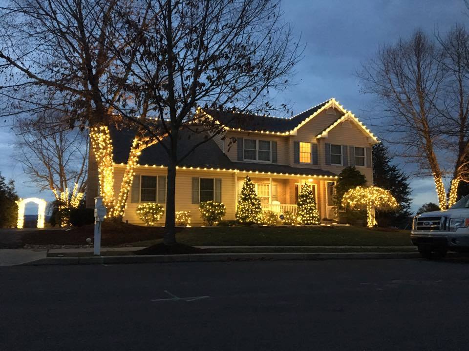 Outdoor Christmas Lights Installers Near Me Revive Holiday Lighting