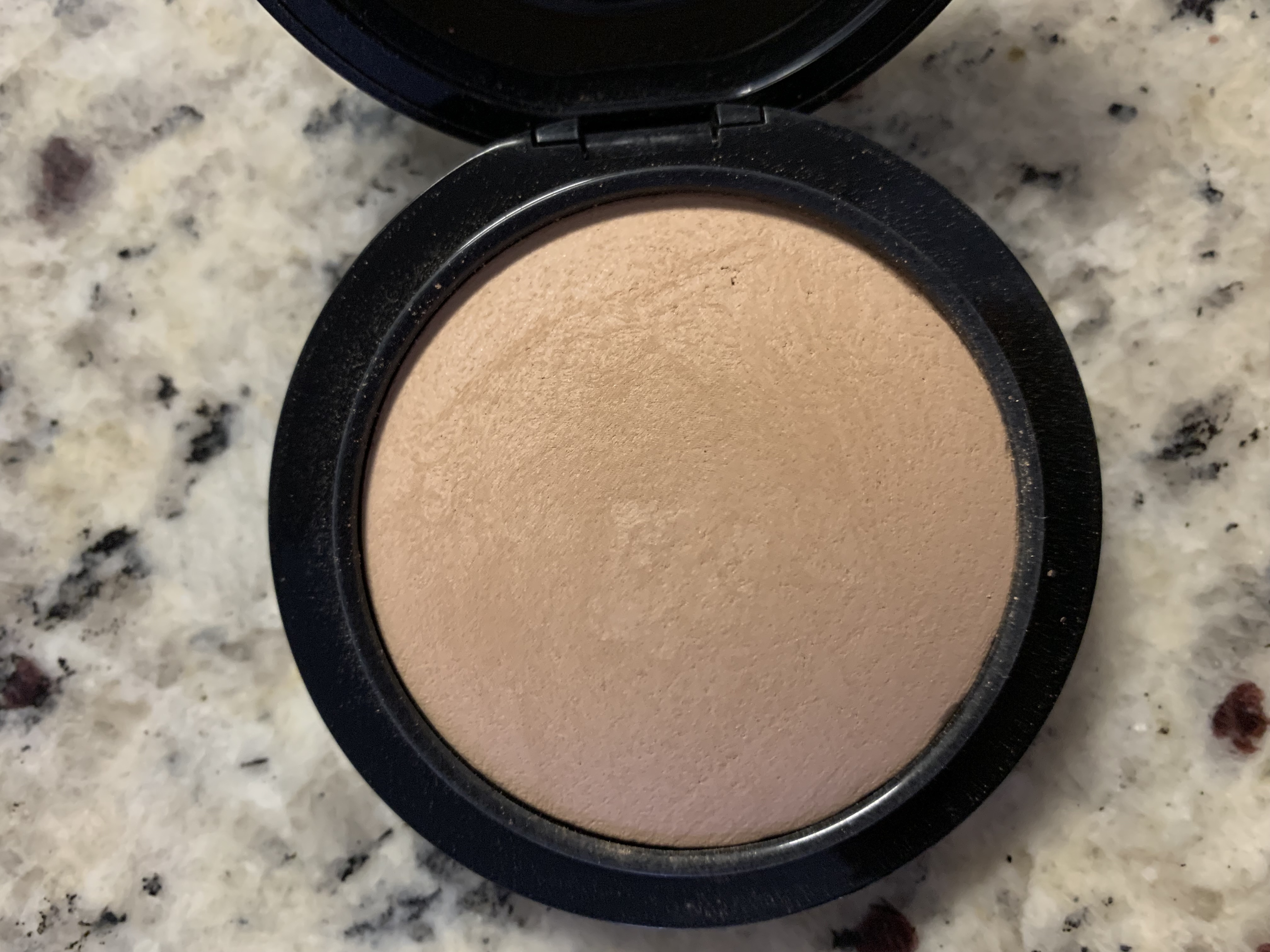 The best natural face powder MAC Mineralize skinfinish Revivelifewithme