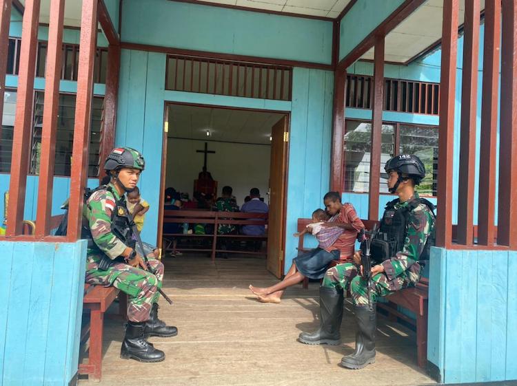 Satgas Pamtas Yonif Raider 142/KJ (RNews) Satgas Pamtas Yonif Raider 142/KJ (RNews)