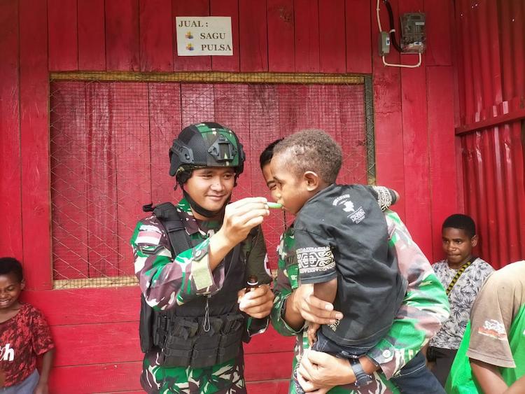 Satgas Pamtas Yonif Raider 142/KJ (RNews) Satgas Pamtas Yonif Raider 142/KJ (RNews)