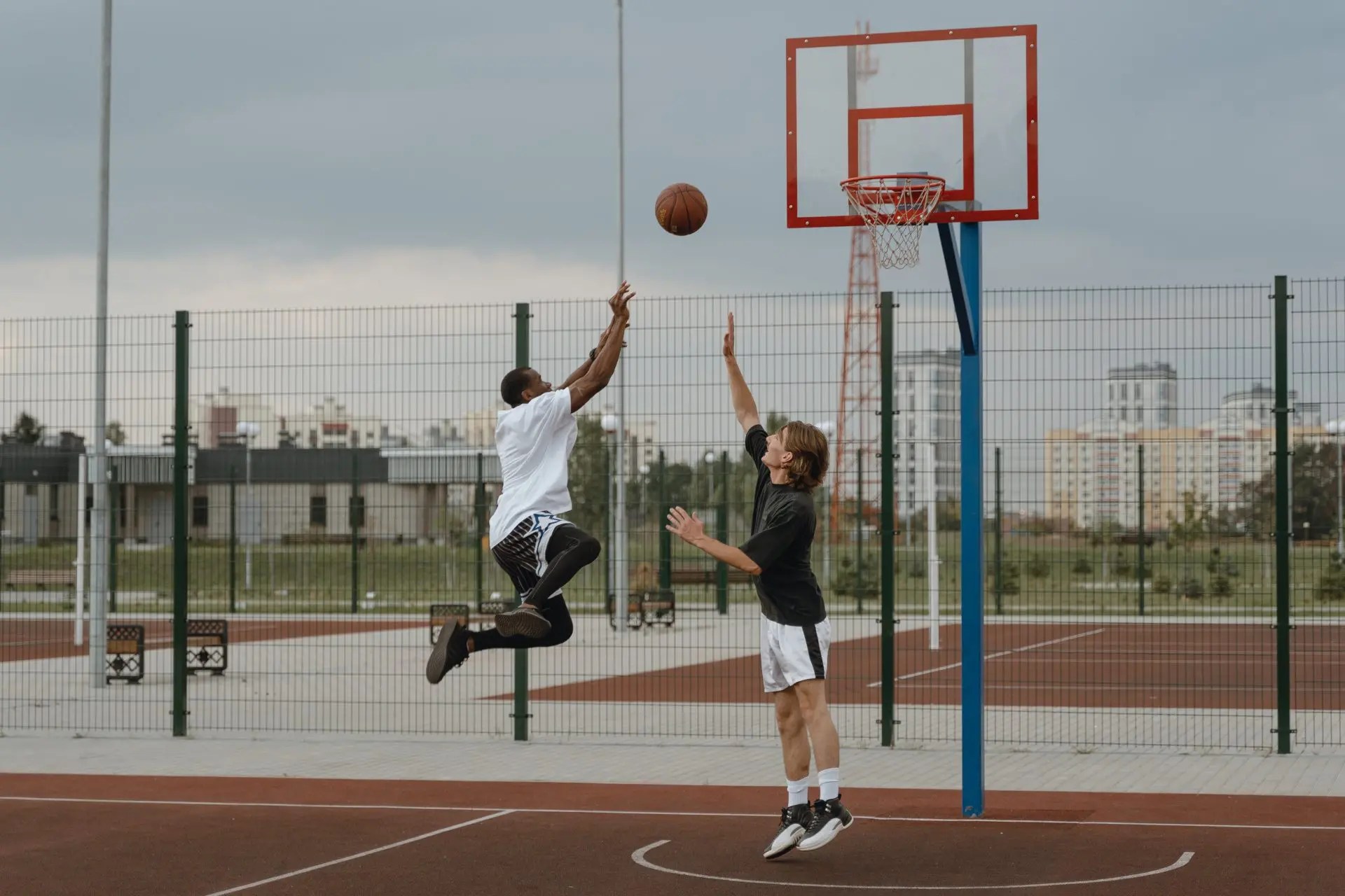 The Benefits of a Basketball Rebounding Machine