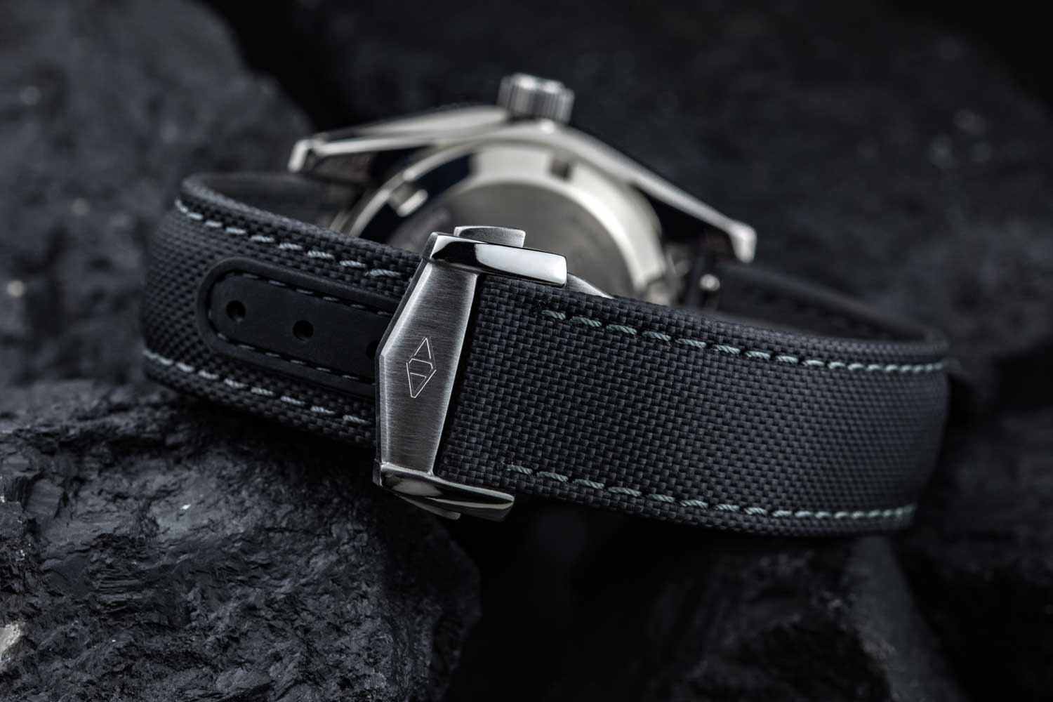 Omega Seamaster 300M / Straps WatchCrunch