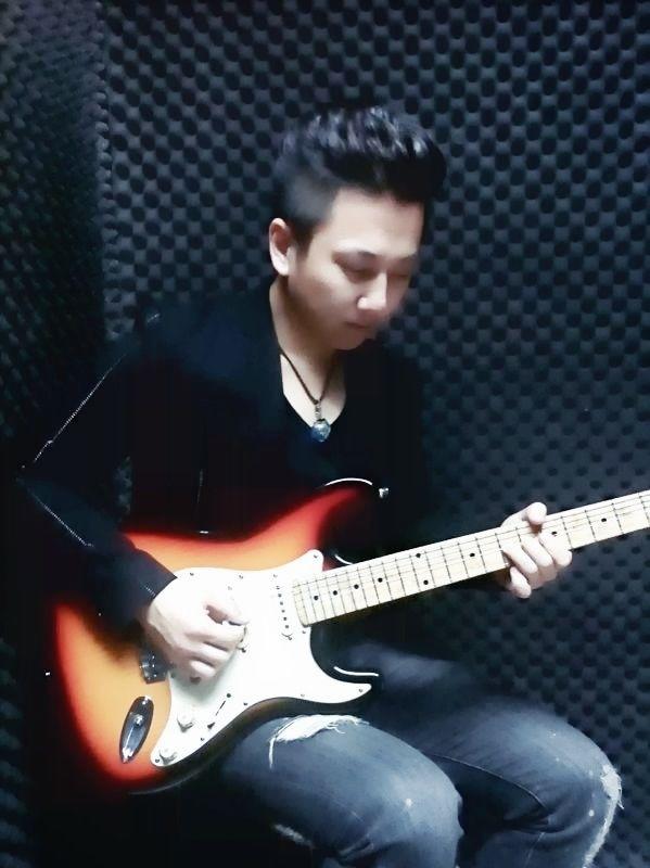 Rex Chow 香港新界九龍專業結他老師 / Hong Kong Professional Guitar Teacher 香港新界