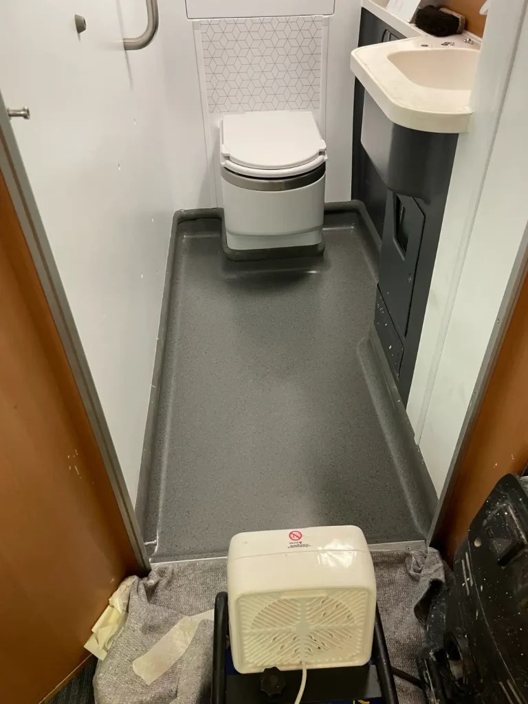 ICE train toilet floors Rexhi