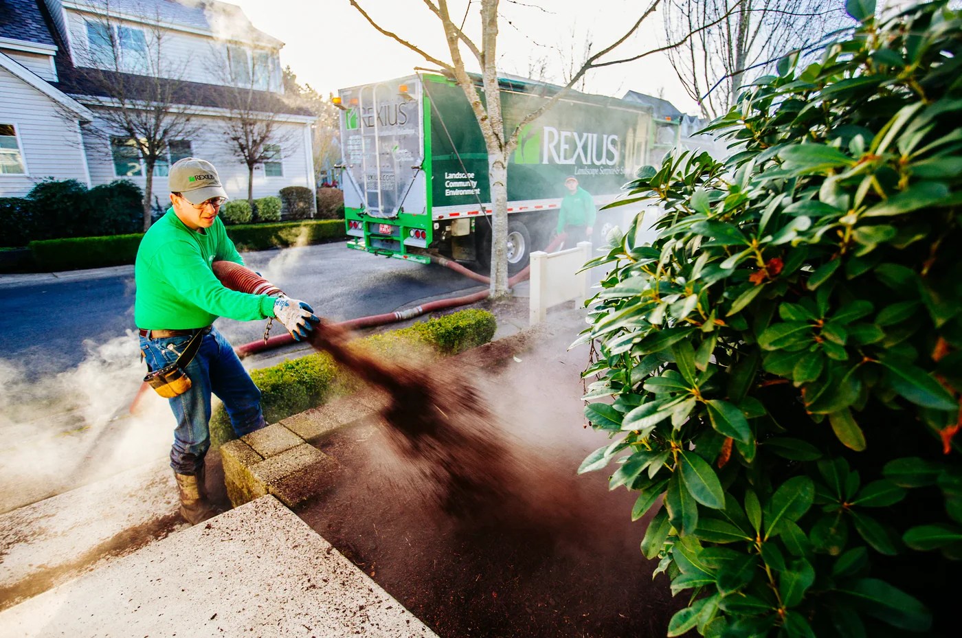 Mulch Blower vs. Manual Spreading A CostTime Analysis Rexius