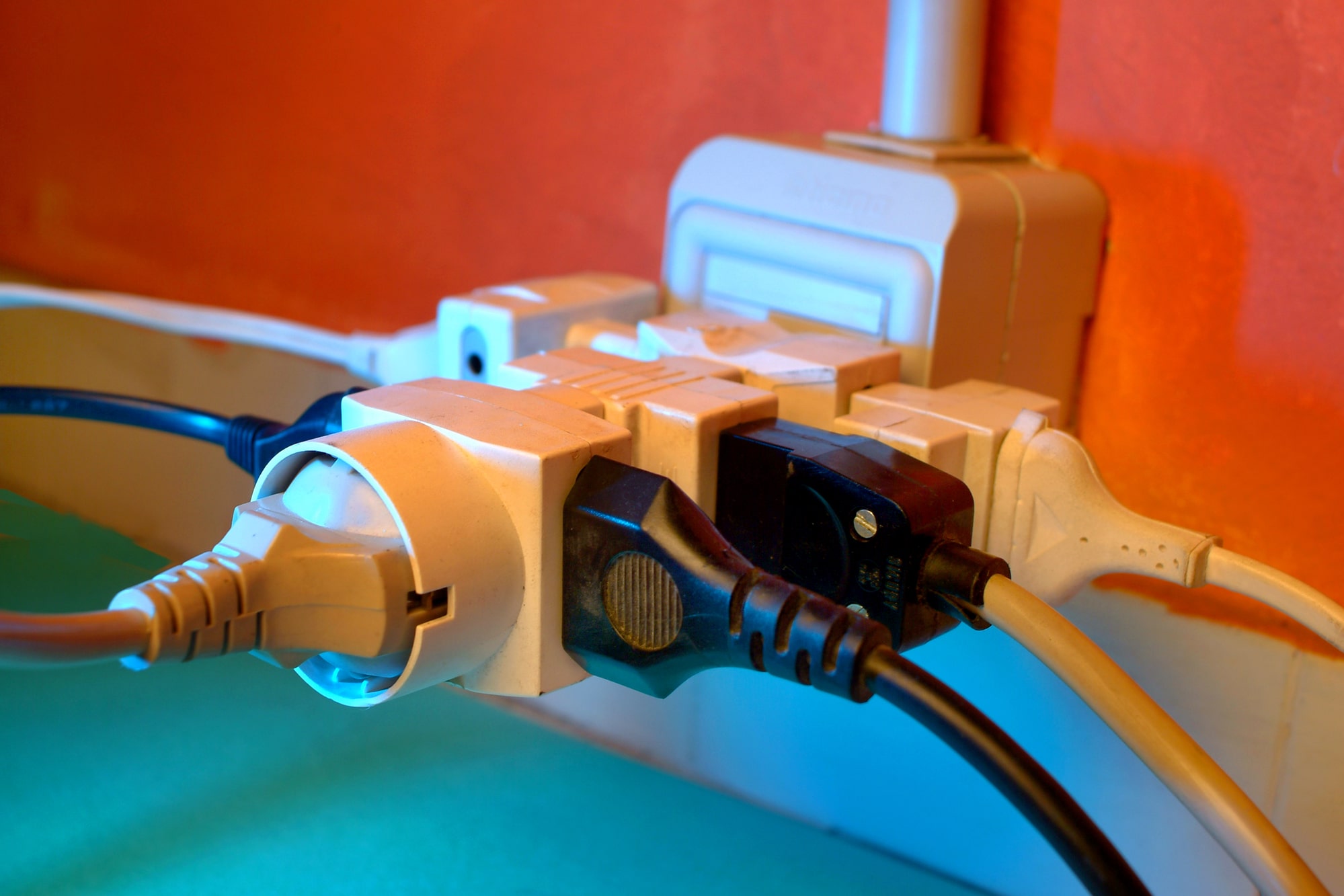 Power Strip Safety Tips You Need to Know Reyco Electric