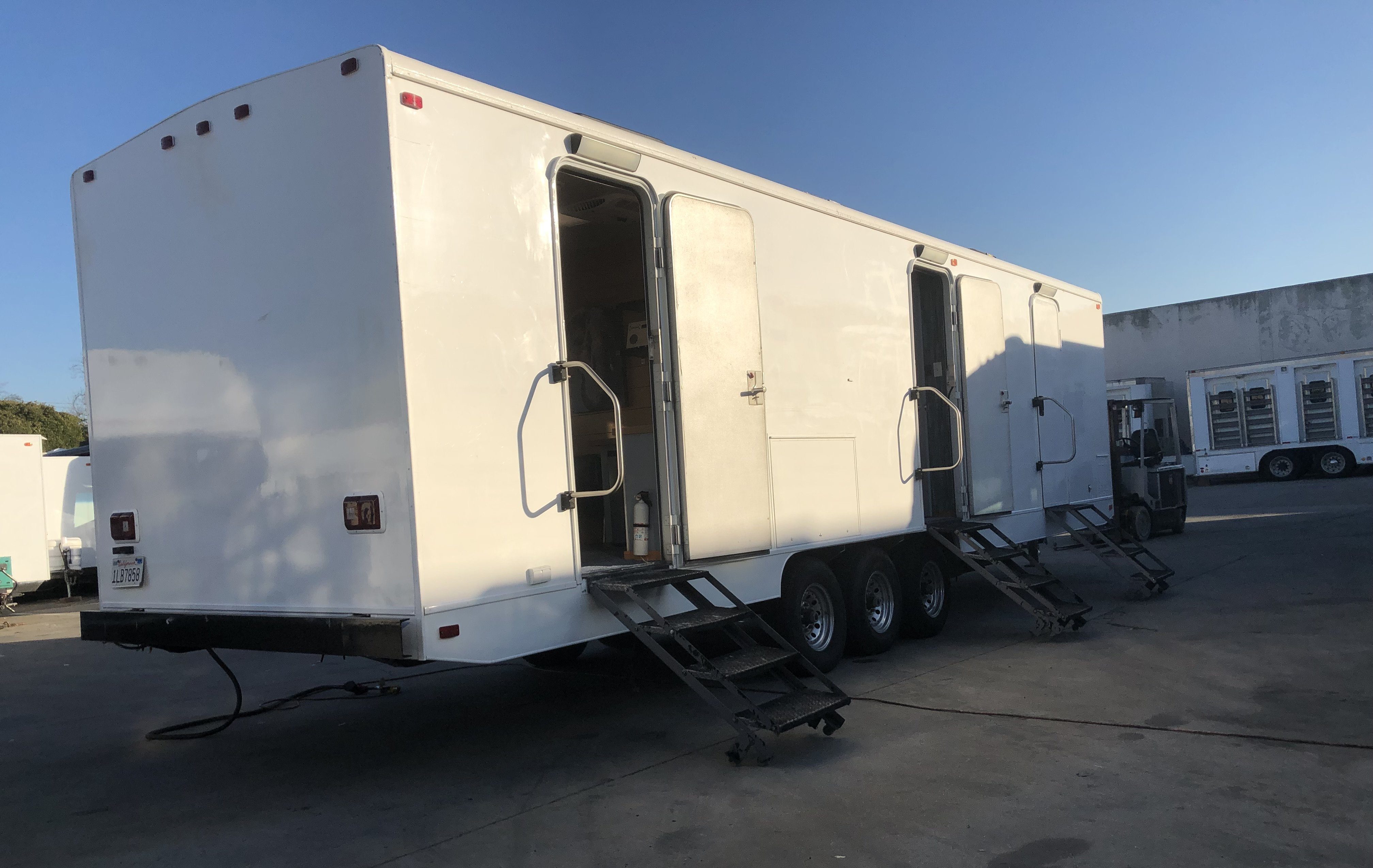 3 Room Trailer Reyes Production Vehicles