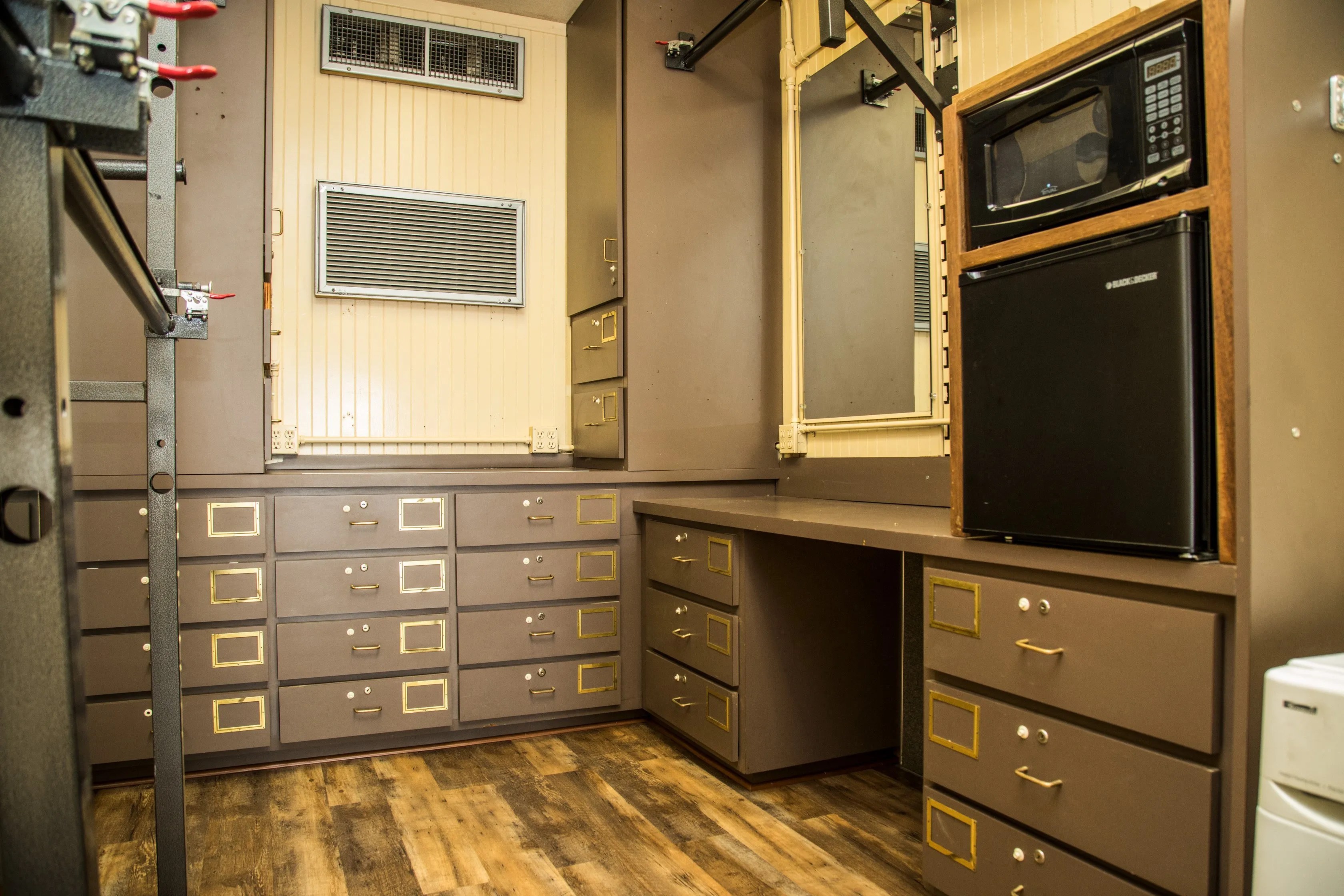 40' Wardrobe Trailer Reyes Production Vehicles