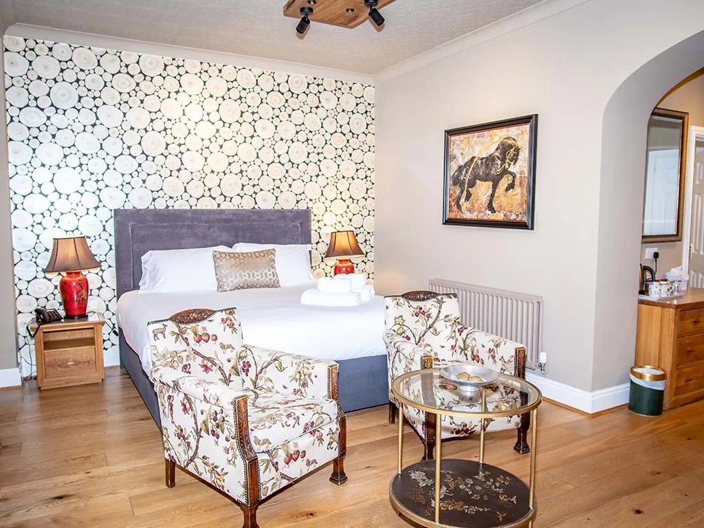 Lyzzick Hall, Keswick Rezcontrol