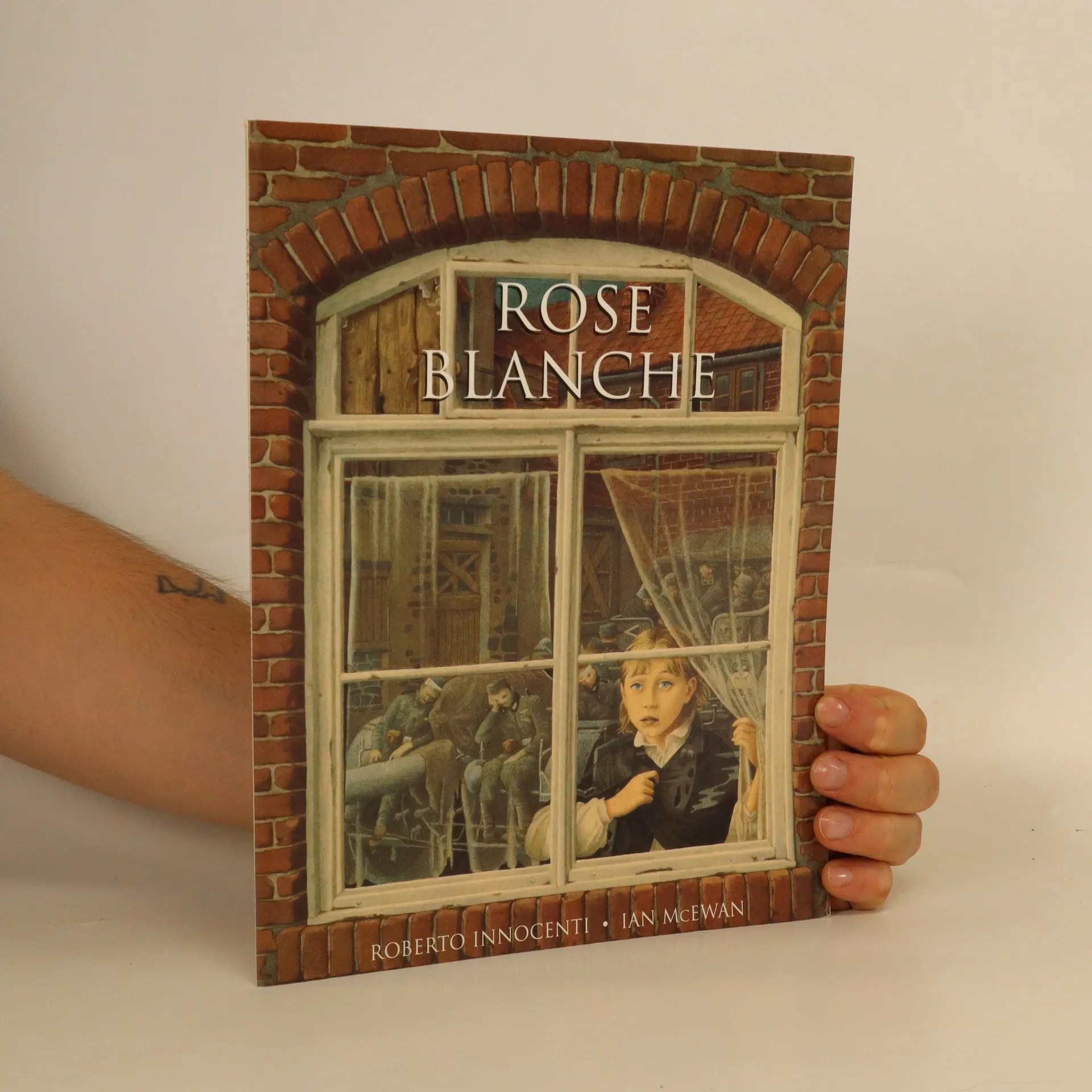 Rose Blanche Ian McEwan, Roberto Innocenti knihobot.cz