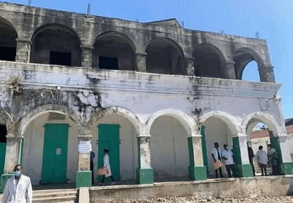 CapHaïtien Insalubrité et Délabrement l’Hôpital Justinien paralysé