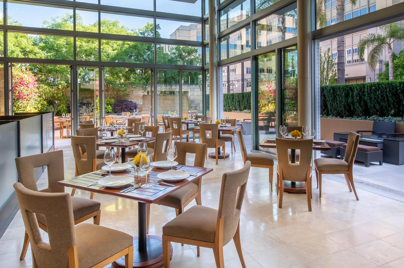 SELECT Experiences Four Seasons Silicon Valley at E Palo Alto