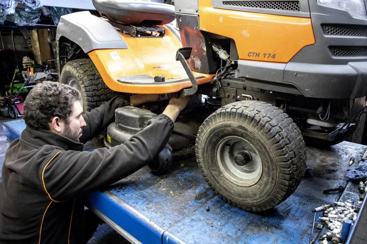 R Hills Garden Machinery