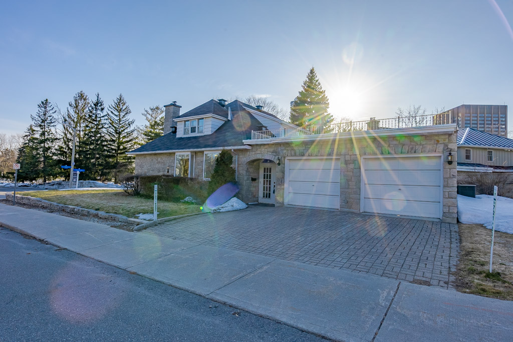 9 Dow's Lake Road, Dow's Lake, Sold Rhodes Barker Luxury Real Estate