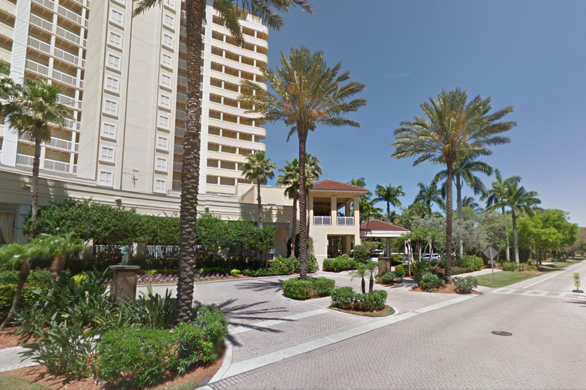 La Playa Beach Club & Resort