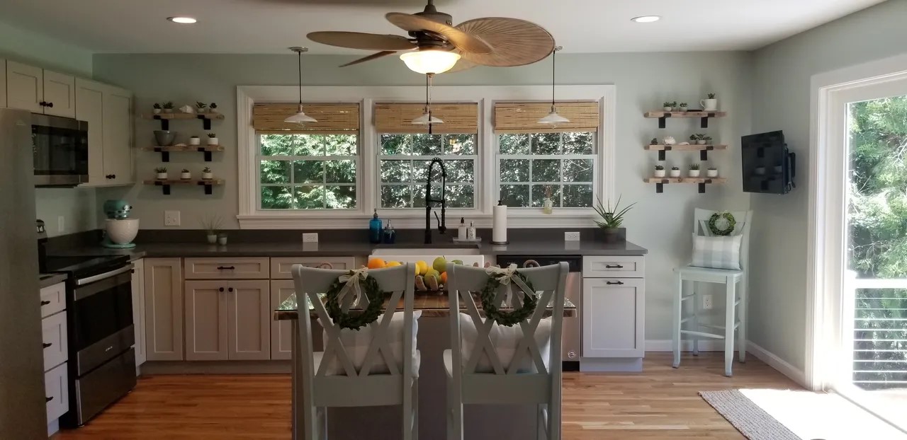 Summer Vacation & Property Rentals in Misquamicut Beach RI