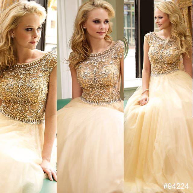 5 Places to Shop for Prom Dresses...Stand Out in the Crowd! Things To
