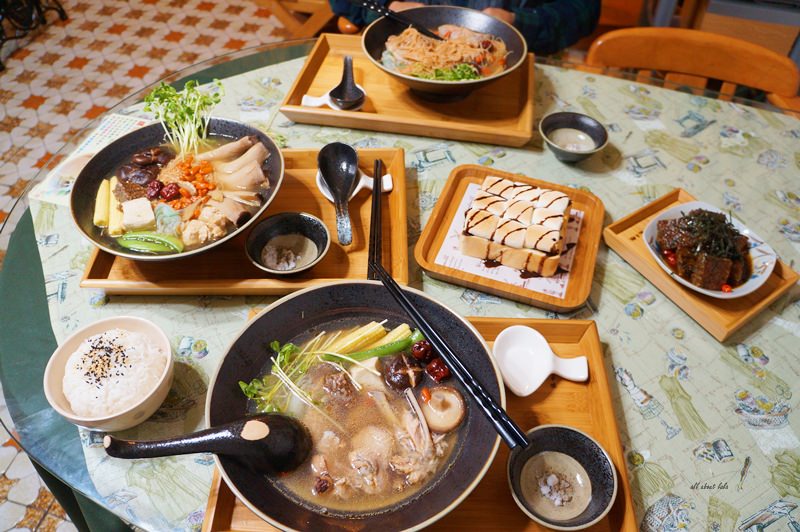 埔里 樂川茶食 現推出麻油雞酒麵線 來古早味老屋裡喝杏仁茶 吃點心(2/5更新)