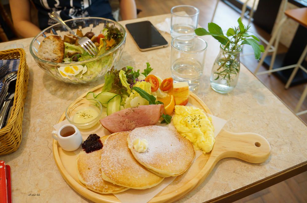 台中南屯 Cafe Hello 溫馨可愛的早午餐餐廳 品項幾乎都是自家烘焙 健康清爽好吃