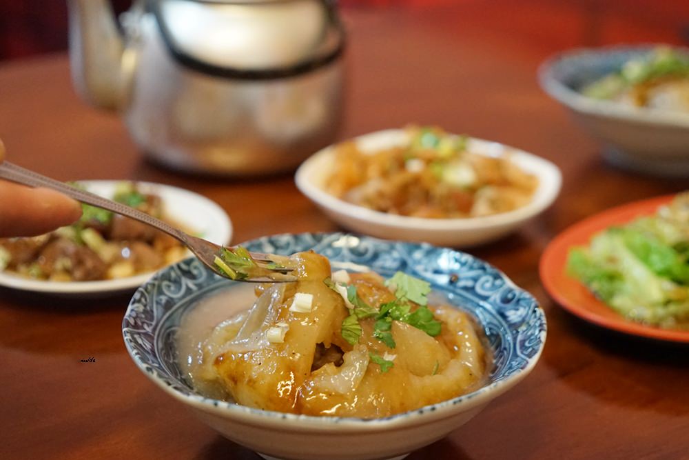 埔里小吃 美鈴肉圓50年老店 小菜選擇豐富 聽說南投意麵也好吃