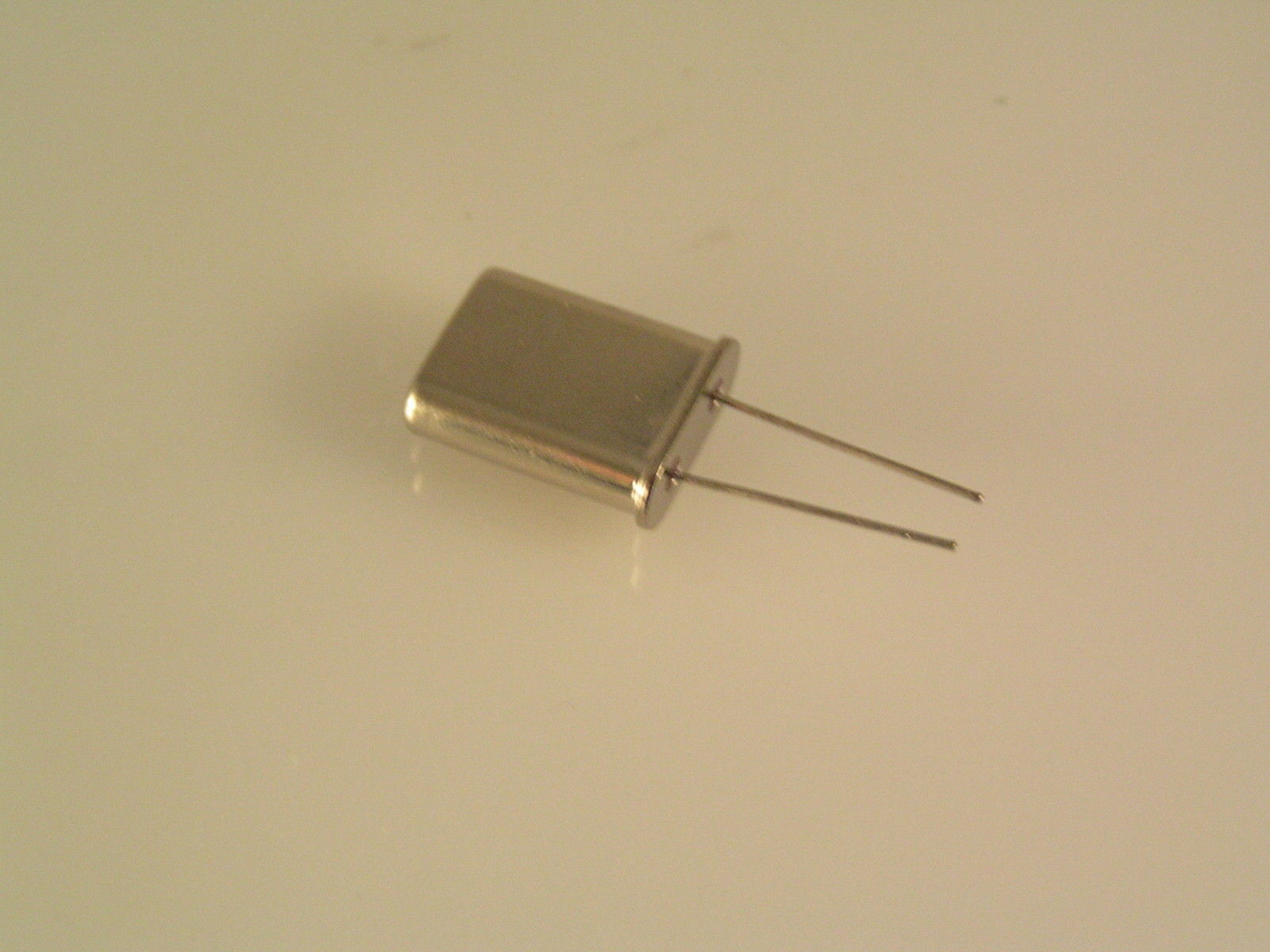 Quartz Crystals HC49/U Various MHz 2.4576 24.576 MHz (Refx50) 10pcs
