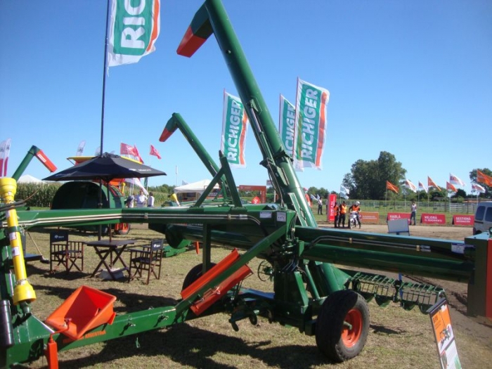 power requirement 60hp pto speed 540 rpm tires 11l 15 10ply weight 1900 kg