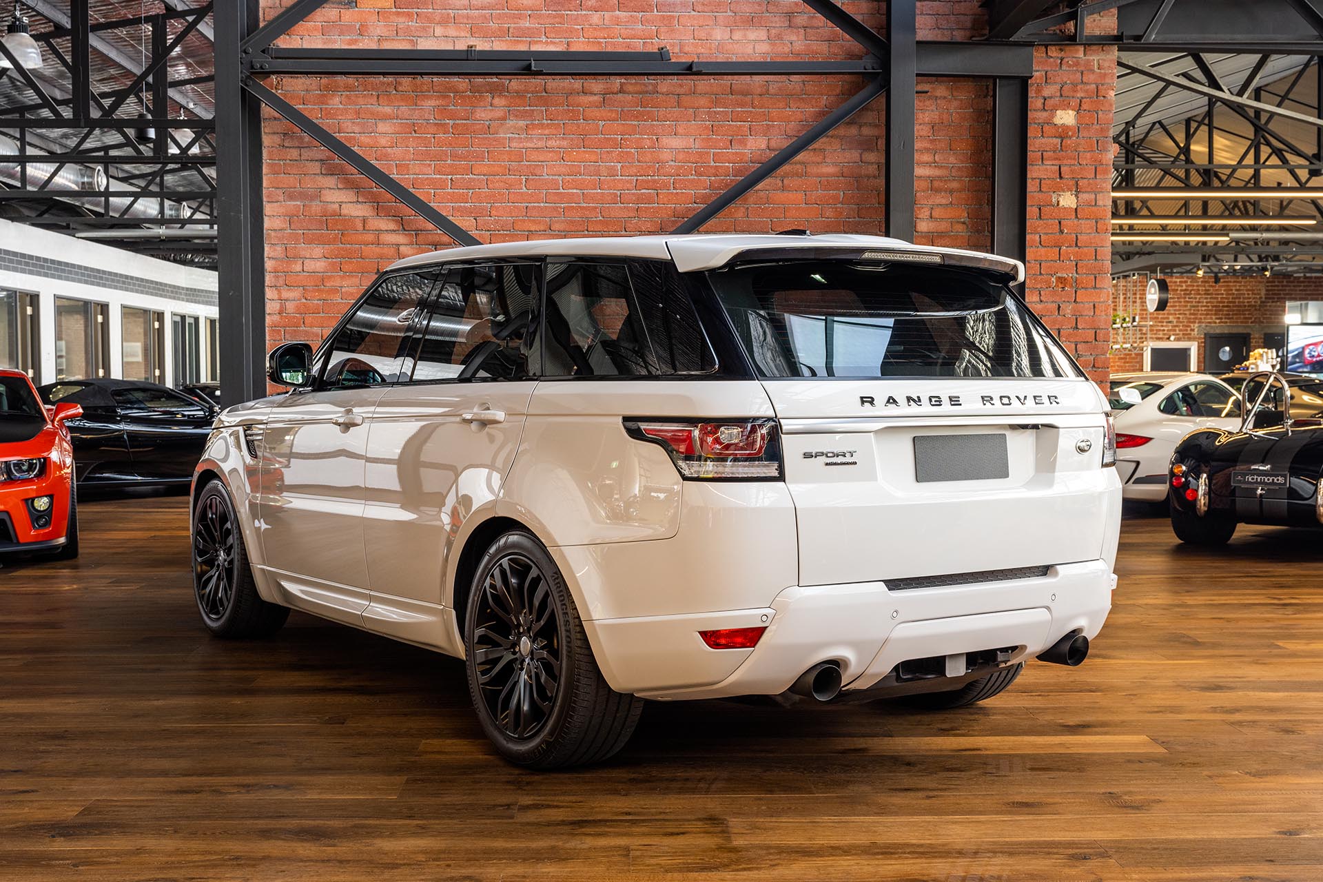 RangeRoverSportwhiteHSE5 Richmonds Classic and Prestige Cars