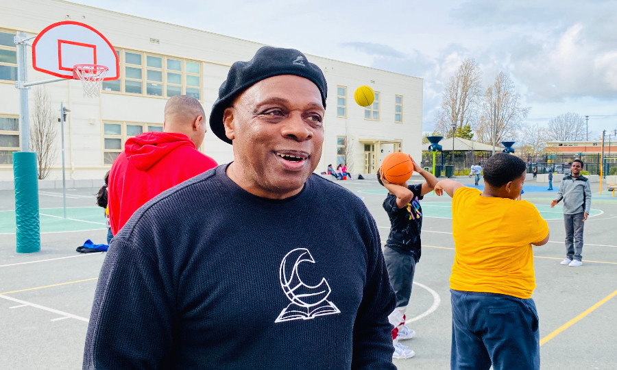 Coach Carter dishes assist to Richmond elementary school team