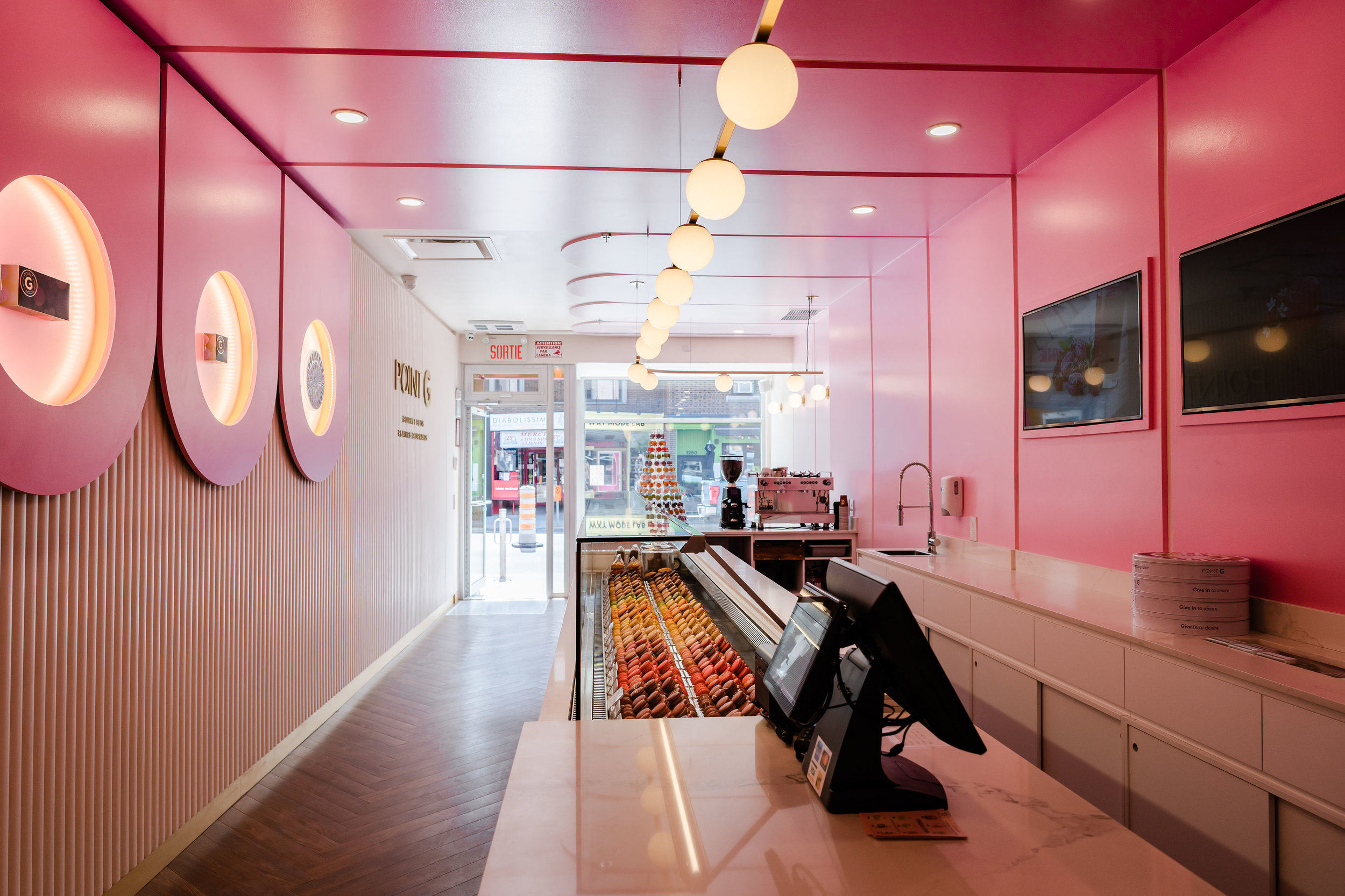 Curv Bella Boutique, 22125 Coolidge Hwy, Oak Park, MI, Clothing.