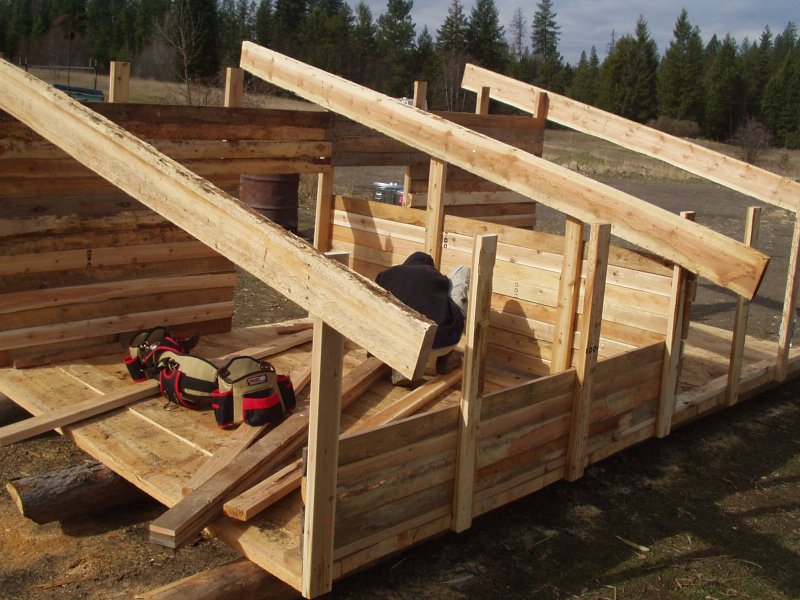 Building a Farrowing Hut