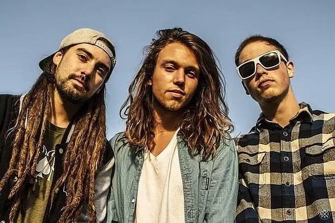 "SENSI TRAILS" JUST LIVIN! RiddimsWorld