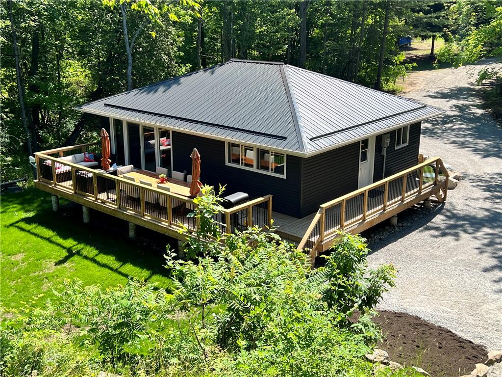 SOLD LOWER BEVERLEY LAKE C6900 Rideau Realty