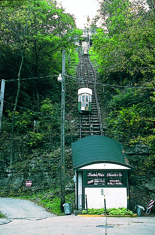 Following the Great River Road in Iowa, Wisconsin and Illinois Rider
