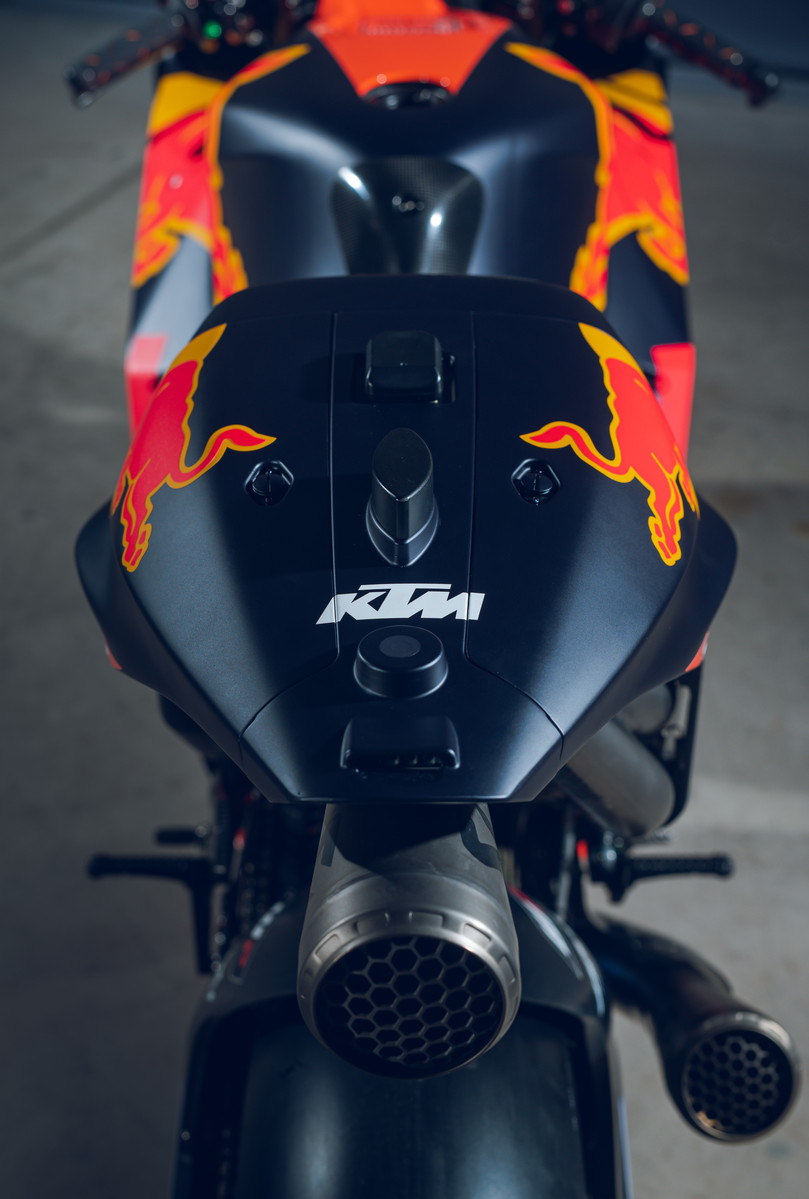 2020 KTM MotoGP bike unveiled. 265+ hp and 157 kg ...