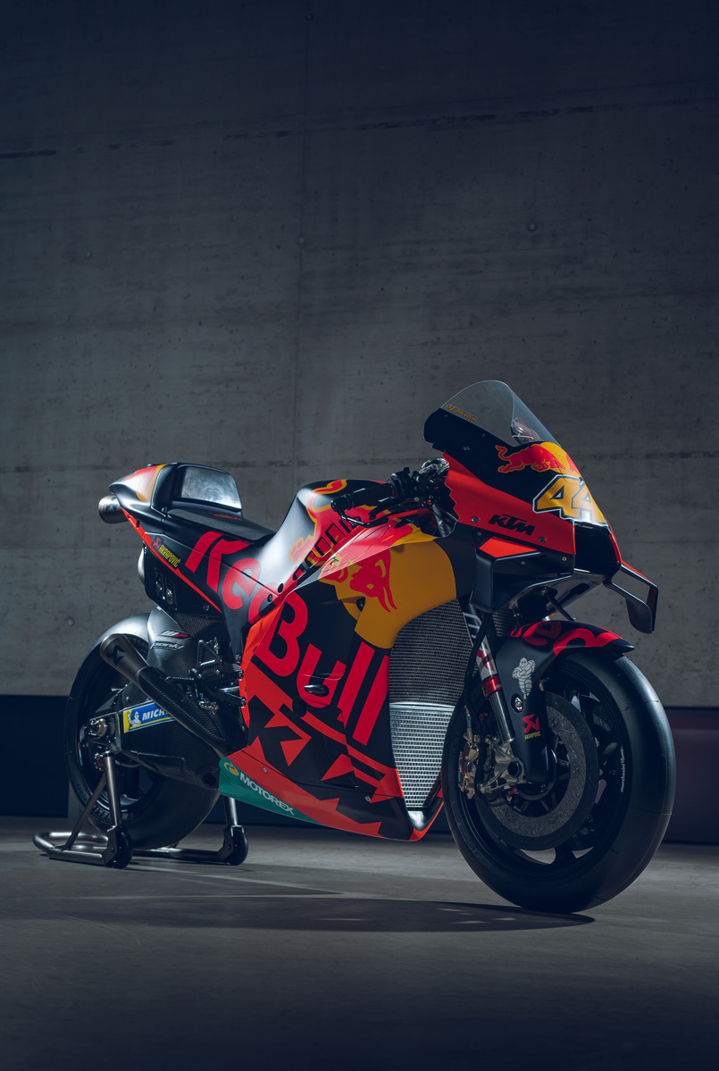 2020 KTM MotoGP bike unveiled. 265+ hp and 157 kg ...